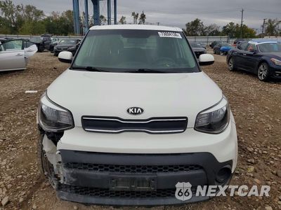 Piąte zdjęcie samochodu w środku: 2017 KIA SOUL BASE VIN:KNDJN2A26H7503391 - miniatura