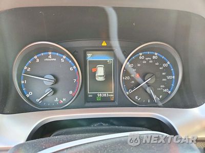 Zdjęcie 9 z 14 samochodu: 2017 TOYOTA RAV4 XLE VIN:JTMWFREV1HD097070 - miniatura