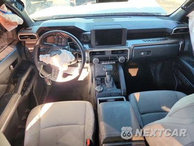 Zdjęcie 8 z 13 samochodu: 2026 TOYOTA TACOMA SR5 VIN:3TMLB5JN7TM244566 - miniatura