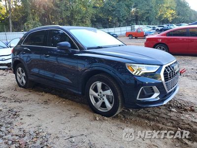 Czwarte zdjęcie samochodu z boku: 2020 AUDI Q3 PREMIUM PLUS VIN:WA1BECF33L1014321 - miniatura