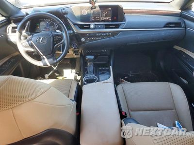 Zdjęcie 8 z 12 samochodu: 2021 LEXUS ES 300H VIN:58ADA1C15MU012785 - miniatura