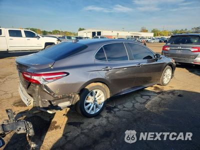 Trzecie zdjęcie samochodu z tyłu: 2020 TOYOTA CAMRY LE VIN:4T1C11AK9LU867101 - miniatura