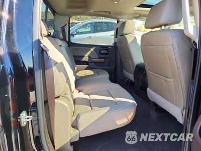 Zdjęcie 10 z 12 samochodu: 2018 GMC SIERRA K1500 SLT VIN:3GTU2NEJ3JG309081 - miniatura