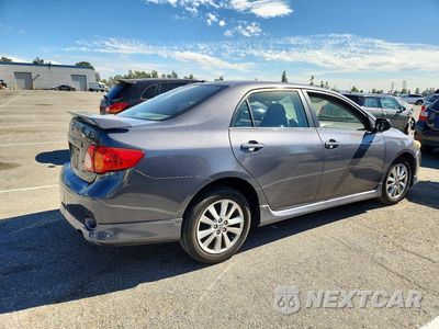 Trzecie zdjęcie samochodu z tyłu: 2010 TOYOTA COROLLA S VIN:1NXBU4EE9AZ207615 - miniatura