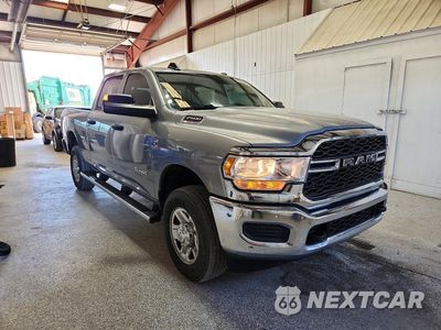 Czwarte zdjęcie samochodu z boku: 2022 RAM 2500 TRADESMAN VIN:3C6UR5CL6NG394415 - miniatura