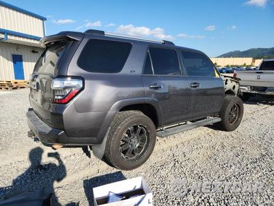 Trzecie zdjęcie samochodu z tyłu: 2019 TOYOTA 4RUNNER SR5 PREMIUM VIN:JTEBU5JR4K5636249 - miniatura