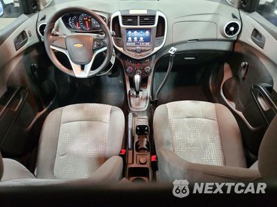 Zdjęcie 8 z 13 samochodu: 2020 CHEVROLET SONIC VIN:1G1JG6SB9L4135551 - miniatura