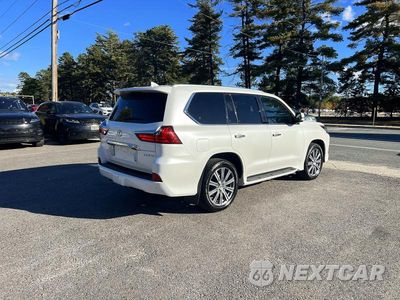 Czwarte zdjęcie samochodu z boku: 2016 LEXUS LX 570 VIN:JTJHY7AX0G4207049 - miniatura