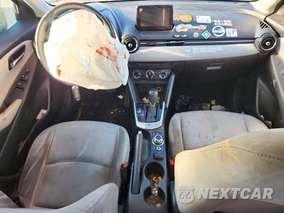 Zdjęcie 8 z 12 samochodu: 2019 TOYOTA YARIS LE VIN:3MYDLBYVXKY528577 - miniatura