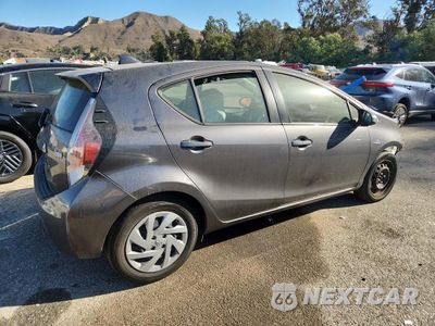 Trzecie zdjęcie samochodu z tyłu: 2015 TOYOTA PRIUS C TWO VIN:JTDKDTB32F1100335 - miniatura