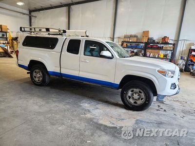 Czwarte zdjęcie samochodu z boku: 2023 TOYOTA TACOMA SR VIN:3TYRX5GN3PT086062 - miniatura