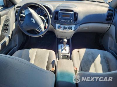 Zdjęcie 8 z 12 samochodu: 2010 HYUNDAI ELANTRA GLS VIN:KMHDU4AD6AU972304 - miniatura