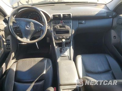 Zdjęcie 8 z 12 samochodu: 2004 MERCEDES-BENZ C 230K SPORT SEDAN VIN:WDBRF40J34F512584 - miniatura