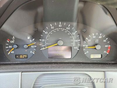 Zdjęcie 9 z 12 samochodu: 2002 MERCEDES-BENZ E 320 VIN:WDBJF65JX2B415405 - miniatura