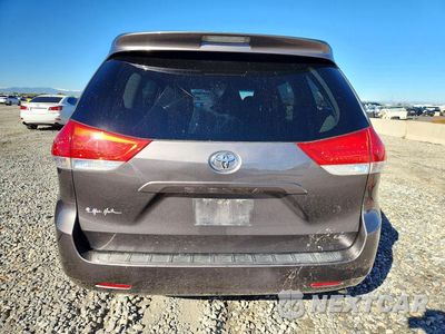 Zdjęcie 6 z 14 samochodu: 2012 TOYOTA SIENNA LE VIN:5TDKK3DC9CS214320 - miniatura