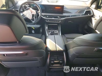 Zdjęcie 8 z 13 samochodu: 2026 BMW X5 M60I VIN:5UX33EU07T9300239 - miniatura
