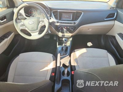 Zdjęcie 8 z 12 samochodu: 2018 HYUNDAI ACCENT SE VIN:3KPC24A34JE029680 - miniatura