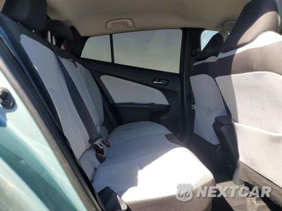 Zdjęcie 10 z 12 samochodu: 2017 TOYOTA PRIUS TWO VIN:JTDKBRFU9H3031856 - miniatura