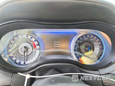 Zdjęcie 9 z 12 samochodu: 2015 CHRYSLER 300 S VIN:2C3CCABT3FH792672 - miniatura