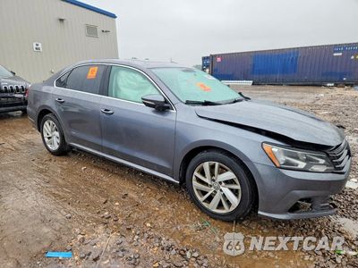Czwarte zdjęcie samochodu z boku: 2018 VOLKSWAGEN PASSAT SE VIN:1VWBA7A3XJC013181 - miniatura