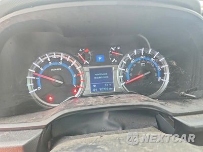 Zdjęcie 9 z 13 samochodu: 2018 TOYOTA 4RUNNER TRD OFF-ROAD VIN:JTEBU5JR1J5560343 - miniatura