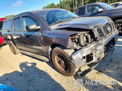 Czwarte zdjęcie samochodu z boku: 2012 NISSAN TITAN SV VIN:1N6BA0ED4CN305328 - miniatura