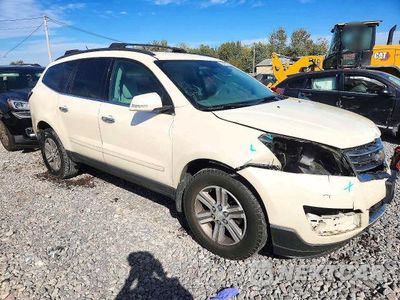Czwarte zdjęcie samochodu z boku: 2015 CHEVROLET TRAVERSE LT VIN:1GNKRHKD3FJ170070 - miniatura