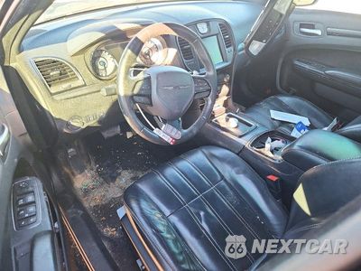 Zdjęcie 8 z 12 samochodu: 2016 CHRYSLER 300 S VIN:2C3CCAGG9GH167898 - miniatura