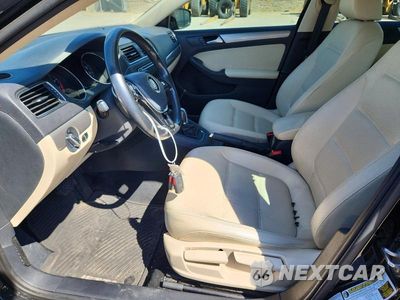 Zdjęcie 7 z 12 samochodu: 2017 VOLKSWAGEN JETTA SE VIN:3VWDB7AJ2HM355916 - miniatura