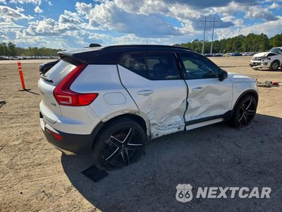 Trzecie zdjęcie samochodu z tyłu: 2020 VOLVO XC40 T5 R-DESIGN VIN:YV4162UM3L2184562 - miniatura