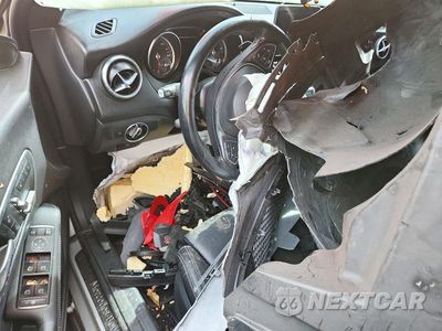 Zdjęcie 8 z 12 samochodu: 2019 MERCEDES-BENZ CLA 250 4MATIC VIN:WDDSJ4GB8KN723336 - miniatura