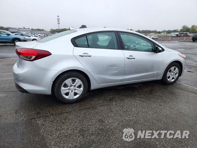 Trzecie zdjęcie samochodu z tyłu: 2017 KIA FORTE LX VIN:3KPFK4A77HE083369 - miniatura