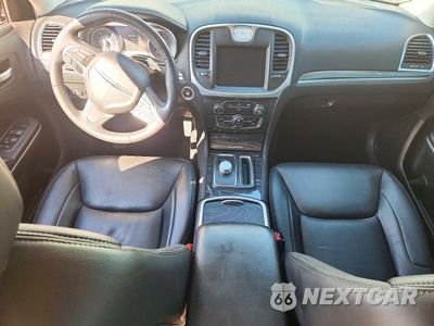 Zdjęcie 8 z 13 samochodu: 2019 CHRYSLER 300 TOURING VIN:2C3CCAAG2KH760875 - miniatura