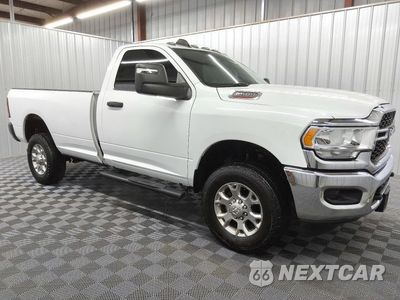 Czwarte zdjęcie samochodu z boku: 2023 RAM 3500 VIN:3C7WRCAJ5PG534550 - miniatura