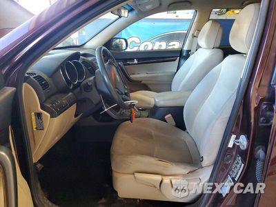 Zdjęcie 7 z 14 samochodu: 2013 KIA SORENTO LX VIN:5XYKTDA24DG315889 - miniatura