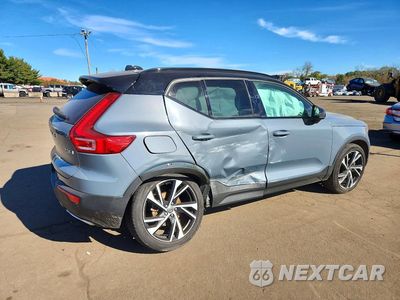 Trzecie zdjęcie samochodu z tyłu: 2020 VOLVO XC40 T5 R-DESIGN VIN:YV4162UM5L2307388 - miniatura