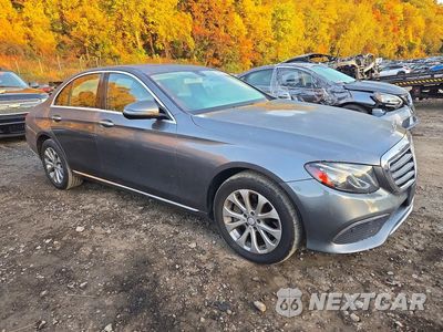 Czwarte zdjęcie samochodu z boku: 2017 MERCEDES-BENZ E 300 4MATIC VIN:WDDZF4KB2HA219940 - miniatura