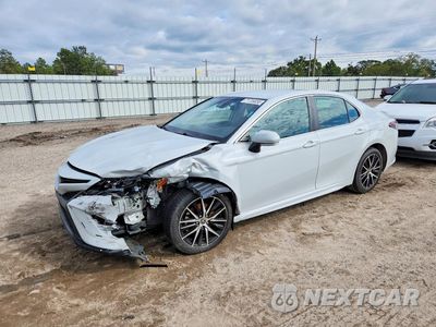 2023 TOYOTA CAMRY SE 4T1G11AK0PU099676 - główne zdjęcie licytacji z USA - miniatura