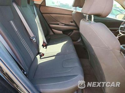 Zdjęcie 10 z 12 samochodu: 2023 HYUNDAI ELANTRA SEL VIN:KMHLM4AG6PU549916 - miniatura