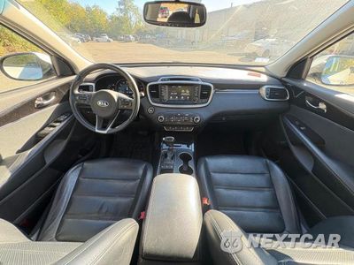 Zdjęcie 9 z 12 samochodu: 2018 KIA SORENTO EX VIN:5XYPHDA52JG375490 - miniatura