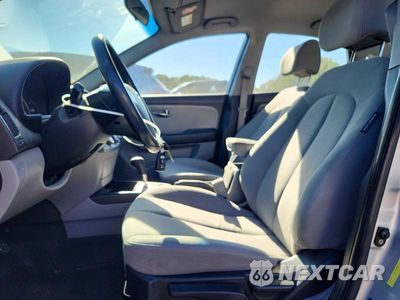 Zdjęcie 7 z 12 samochodu: 2010 HYUNDAI ELANTRA GLS VIN:KMHDU4AD9AU188070 - miniatura
