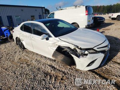 Czwarte zdjęcie samochodu z boku: 2019 TOYOTA CAMRY XSE VIN:4T1B61HK0KU767647 - miniatura