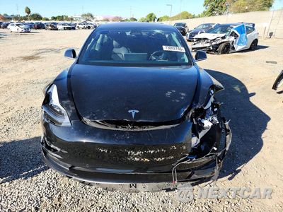 Piąte zdjęcie samochodu w środku: 2018 TESLA MODEL 3 VIN:5YJ3E1EA3JF179448 - miniatura
