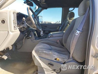 Zdjęcie 7 z 13 samochodu: 2006 CHEVROLET SILVERADO K2500 HEAVY DUTY VIN:1GCHK23266F108702 - miniatura