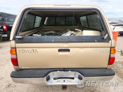 Zdjęcie 6 z 12 samochodu: 2002 TOYOTA TACOMA V6 VIN:5TEWN72N32Z892521 - miniatura