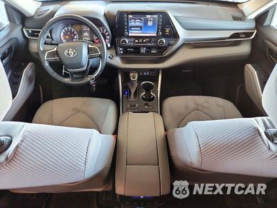 Zdjęcie 8 z 13 samochodu: 2022 TOYOTA HIGHLANDER LE VIN:5TDBZRBH1NS251250 - miniatura