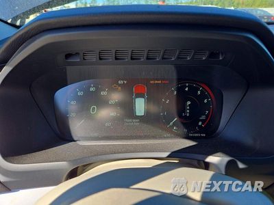 Zdjęcie 9 z 13 samochodu: 2016 VOLVO XC90 T5 VIN:YV4102XK0G1056643 - miniatura