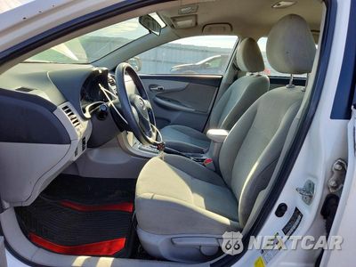 Zdjęcie 7 z 12 samochodu: 2013 TOYOTA COROLLA LE VIN:2T1BU4EE4DC955713 - miniatura