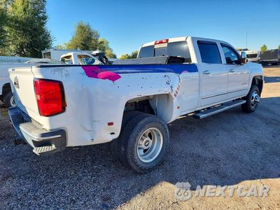 Trzecie zdjęcie samochodu z tyłu: 2015 CHEVROLET SILVERADO K3500 LTZ VIN:1GC4K0E8XFF552489 - miniatura