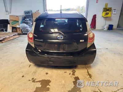 Zdjęcie 6 z 12 samochodu: 2013 TOYOTA PRIUS C TWO VIN:JTDKDTB32D1536311 - miniatura